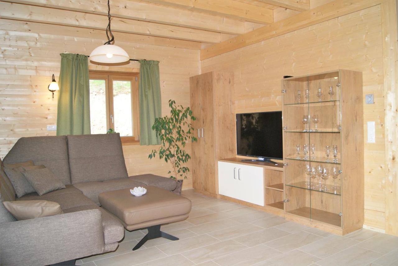 Bergchalet Am Waldrand - Pool, Sauna & Kamin Pöllauberg Eksteriør bilde