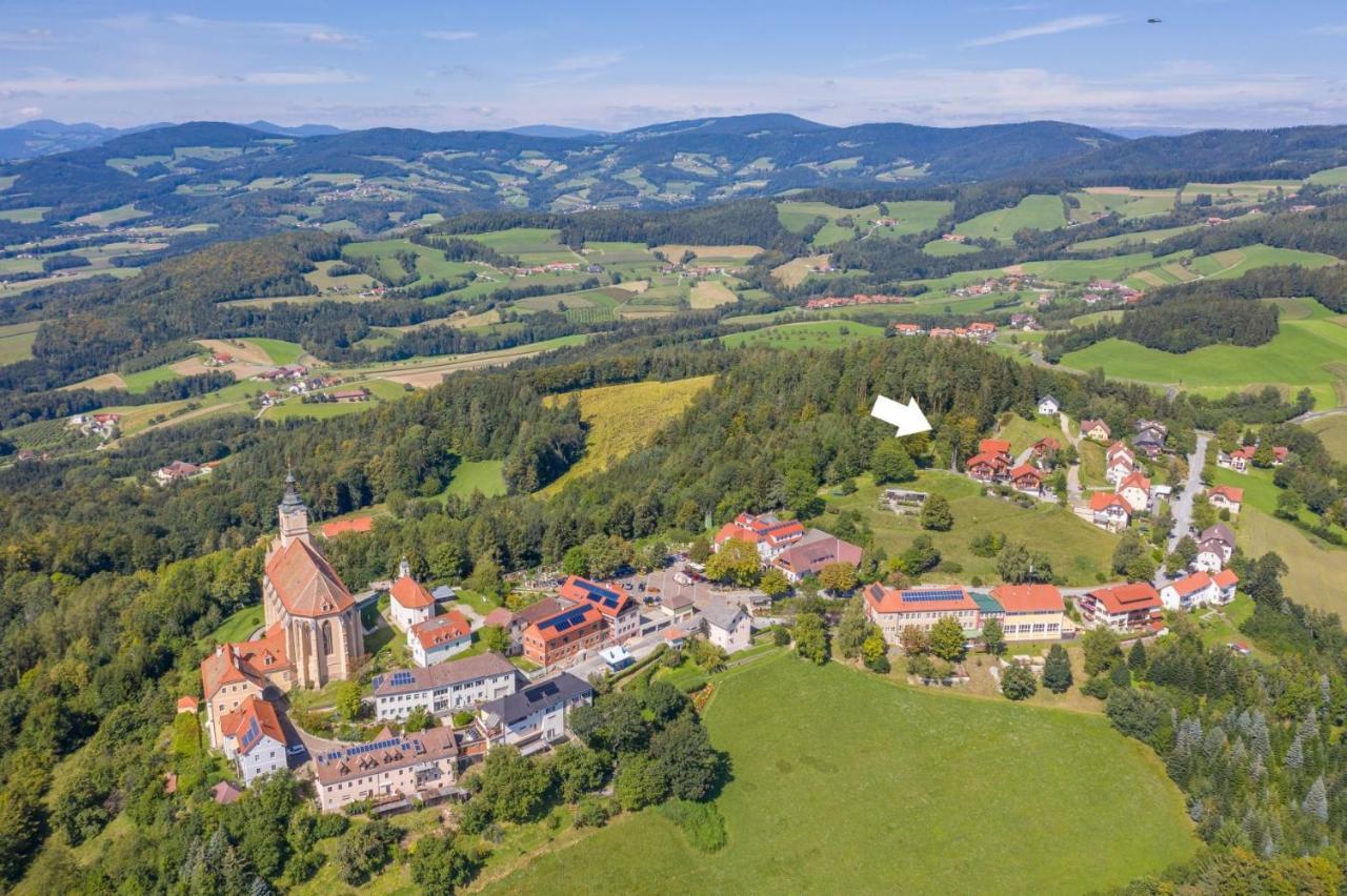 Bergchalet Am Waldrand - Pool, Sauna & Kamin Pöllauberg Eksteriør bilde